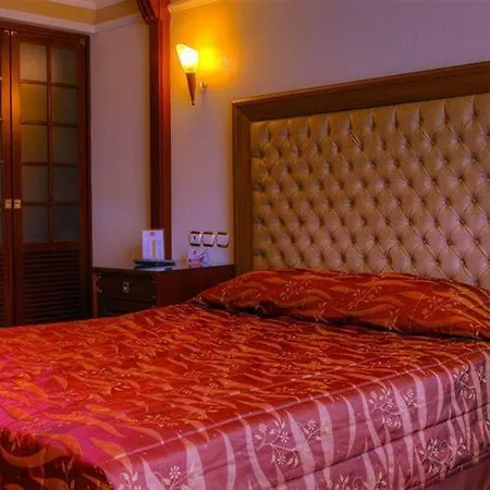 Karaca Hotel 4*